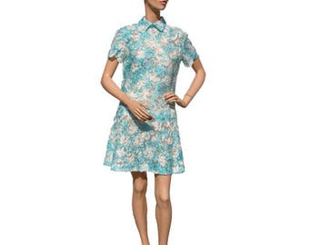 Vintage 1960s MOD Lace Mini Dress, Turquoise, Ribbon Work -  Size M - VFG