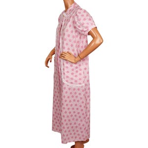 Vintage 1960s Pink and White Robe or Dressing Gown - Textured Cotton Blend - NOS - M