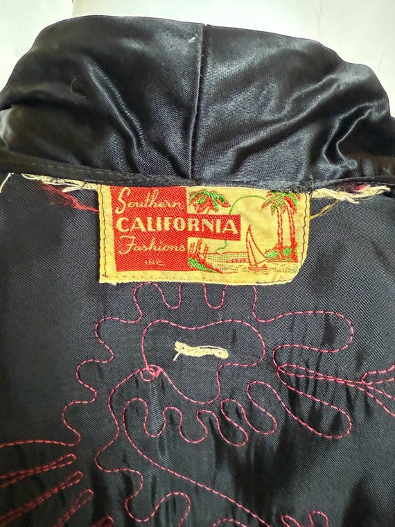 Vintage 1940s-50s Black Satin Robe with Embroidered D… - Gem