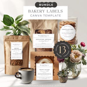 Può includere: Un'immagine con etichette di panetteria con il testo "BAKERY LABELS CANVA TEMPLATE". L'immagine include prodotti da forno, una tazza di caffè e una piccola pianta. Le etichette sono bianche con testo nero.