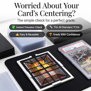 Peut inclure: Un outil de centrage de cartes noir et blanc avec une carte à l'intérieur, à côté d'une carte classée dans un étui en plastique. Le texte indique "Worried About Your Card's Centering?" et "Easy & Reusable".
