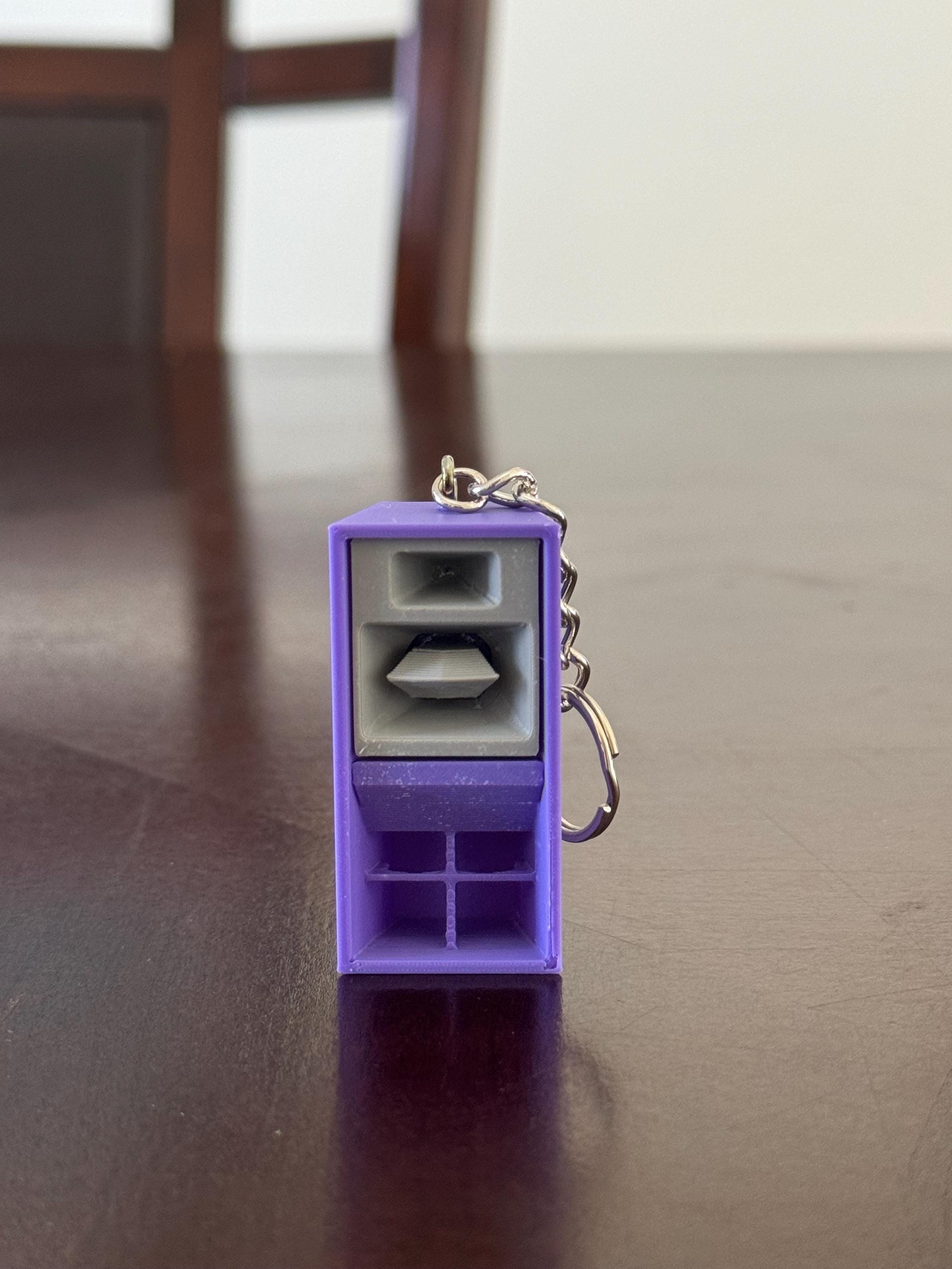 ミュージシャン DAKITSUNETA LOUDSPEAKER KEYCHAIN Amazon.com: Pouoir guitar keychain for Men Mini Cute Bass