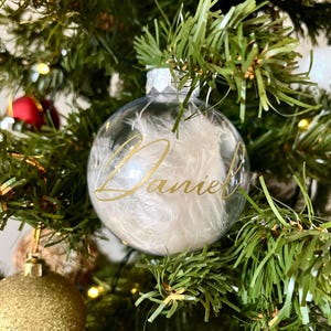 Bola de Natal personalizada,enfeite de Natal de penas,Bola de Natal, Decoração de Natal personalizada, Bola de Natal com nome, Amigo secreto