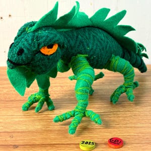Sassy Folk Art Iguana Sculpture OOAK- GDJ-E-3A