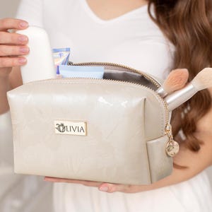 Personalized Bridesmaid Makeup Bag, Bridesmaid Proposal Gifts, Makeup Organizer, Leather Makeup Bag, Custom Name Cosmetic Bag, Gift for Her