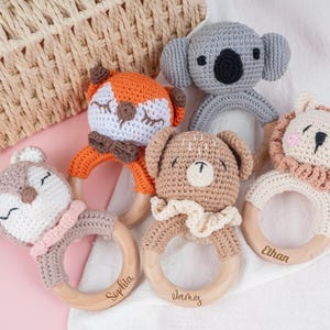 Crochet Baby Rattle, Personalized Animal Rattle, Custom Engraved Wooden Soothing Rattle, Newborn Gift, Baby Shower, Baby Rattle Grasping Toy