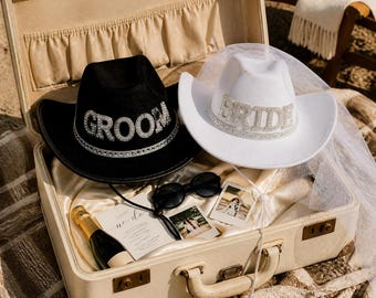Bride Cowgirl Hat with Pearls, Bridal Cowboy Hat with Veil, Nashville Bachelorette Hat, Western Wedding Gift for Bride