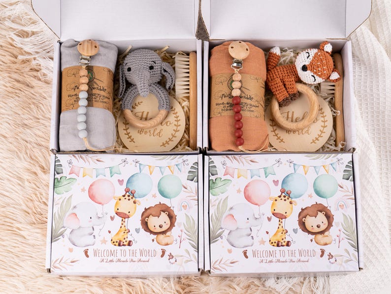 Babyparty-Geschenkbox mit gehäkelter Tierrassel-Schnullerkette, neue Baby-Geschenkbox, Neugeborenen-Geschenkbox, Babyrassel-Set, Willkommensbox-Baby Bild 2