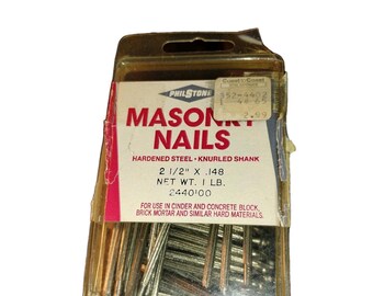 Chiodi per calcestruzzo vintage PhilStone Nail Corp da 2-1/2", 148 pezzi, 1 scatola, 2/3 pieni