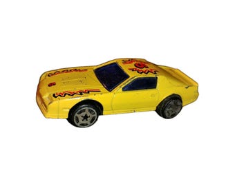 Coche clásico de 1986 con caja azul, sonar de velocidad, fundido a presión, amarillo, con llamas, n.° 3536, Macao