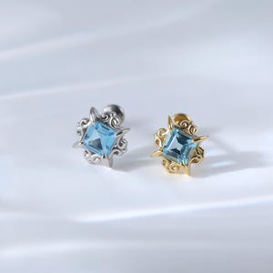 Sterlingzilveren Zwitserse blauwe topaas oorsteker met platte achterkant • 925 zilveren ster helix conch tragus piercing • starburst topaas push-back draadloze oorbel
