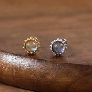 Weißgold Mondstein fadenlos Push-Pin • Sterling Silber Helix Tragus Conch Ohrring • Mondstein Nasenknorpel flache Rückseite Piercing