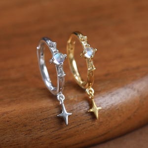 Klickring i sterlingsilver med månsten och stjärnmönster • Hängande himmelsk sömlös gångjärnsring • 14K guldpläterad broskspiral med conch-lob