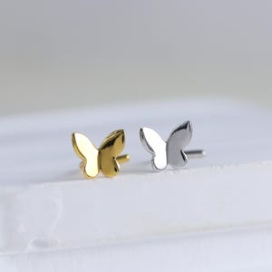 Piercing per il naso a forma di L a forma di farfalla in argento sterling • Piercing per il naso a forma di ali di farfalla placcato oro 14k • Delicato piercing per il naso a forma di micro farfalla da 20 g