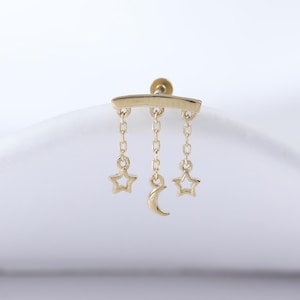 Boucles d'oreilles sans fil hélix cachés lune et étoile • Boucles d'oreilles pendantes à triple chaîne en or massif 14 carats • Piercing du cartilage délicat à l'arrière