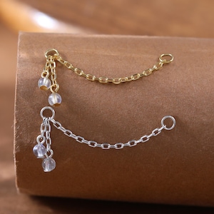 Catena piercing con doppia perla di labradorite • Catena pendente asimmetrica con pietra preziosa per il naso • Delicata catena per cartilagine elica a conchiglia in argento 925