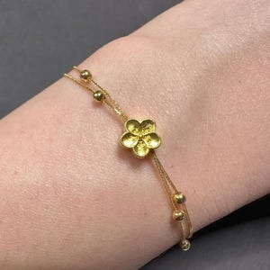 18K Solid Gold Beaded Bracelet with Flower Charm – Adjustable & Elegant Gift For Her