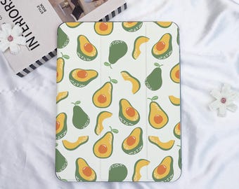 Cute Cartoon Avocado iPad Case With Pen Holder,iPad Cover for iPad A16/10/9,iPad Air 7-11/13″,iPad Mini 6/7,iPad Pro 2025/2024/2022 Cover