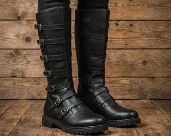 Svarta läderstövlar till halva vaden | Gotiska punkskor med spänne | Medeltida cosplay-långskor