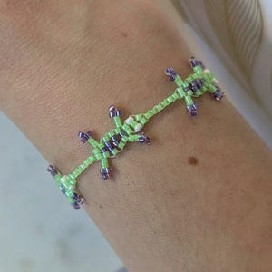 Nostalgic 90s Beaded Lizard Bracelet