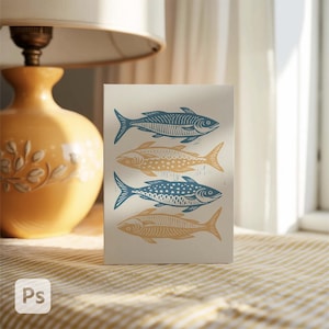 Mockup de cartão minimalista 5x7 sobre mesa, mockup vertical 5x7, mockup de cartão comemorativo, mockup de convite de casamento, mockup de cartão moderno 5x7 PSD / 5x7