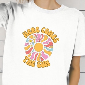 Here Comes the Sun Shirt, Retro Style T-Shirt, Hippie Tee, Summer Vibes Tee, Vintage Inspired Cotton T-shirt, Oversized Tee