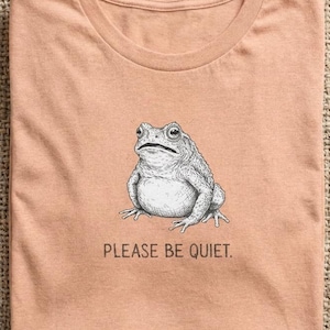 Grumpy Toad T-Shirt Funny Feralcore Frog Tee Goblincore Introvert Swampcore Antisocial Cottagecore Unisex Graphic Top Weird Animal Gift Tee