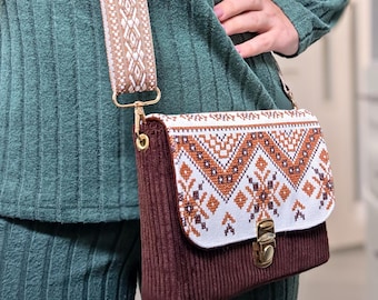Borsa a tracolla in velluto a coste fatta a mano: borsa a tracolla boho ricamata