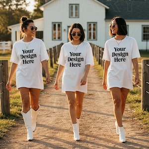 カウガールグループTシャツモックアップ コンフォートカラーズC1717ホワイトモックアップ C1717モックアップ バッチモックアップシャツ 独身女性モックアップ ベストフレンズモックアップ カウボーイ