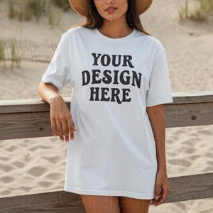 Maqueta de camisa blanca Comfort Colors C1717 / Camiseta blanca / Maqueta de gran tamaño / Maqueta de modelo / Maqueta de camisa blanca Comfort Color / Playa de verano