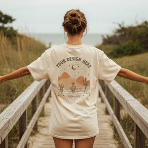 Retro naturale Bella Canvas 3001 mockup - Tshirt modello oversize mockup - Boho beach mockup - Unisex BC 3001 tee mockup - Retro mockup
