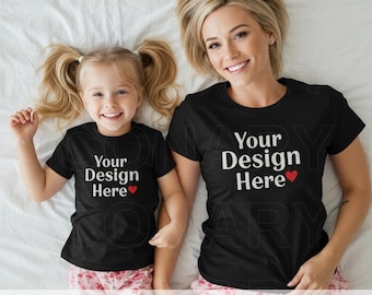 Mamma och jag-modell | Mor och dotter Bella Canvas 3001-modell | Svart t-shirt-modell | familjet-t-shirt-modell | Flickatröja-modell | Småbarn