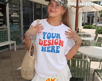 Maqueta de camisa blanca Comfort Colors C1717, maqueta de camiseta blanca CC1717, maqueta de camiseta gráfica, maqueta de camisa blanca, maqueta de estilo callejero de una modelo femenina