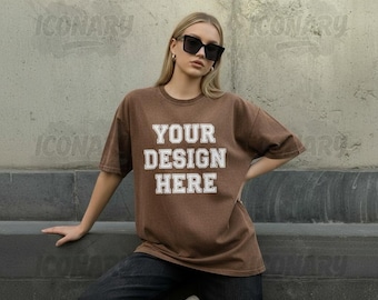 Maqueta Espresso Comfort Colors 1717 C1717 Maqueta de estilo de vida Camiseta Maqueta de ropa urbana Maqueta de influencer estético de Pinterest Maqueta de moda urbana Y2k