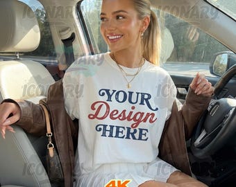 Maqueta de camisa blanca Comfort Colors C1717, maqueta de camiseta blanca CC1717, maqueta de selfie en coche, maqueta de camisa blanca, maqueta de estilo lujoso para mujer.