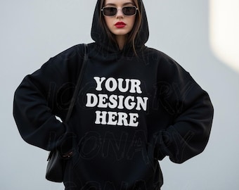 Gildan 18500-mockup, zwarte oversized hoodie-mockup, trendy G185-sweater-mockup met capuchon, 18500 zwart Gildan 18500 Outdoors lifestyle-mockup