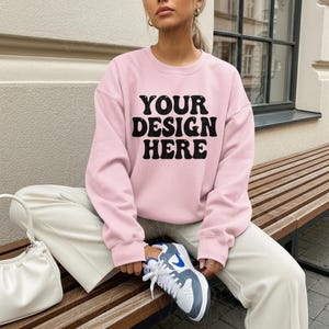 Gildan 18000 Light Pink Sweatshirt Mockup, G180 Mockup, Gildan 18000 Model Mockup, Fall Model Mockup, Trendy Sweatshirt, Pink Crewneck Mock