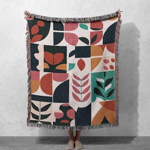 Modern Botanical Woven Blanket 100% Cotton - Abstract Leaf Design with Fringed Edges, Cottagecore Tapestry