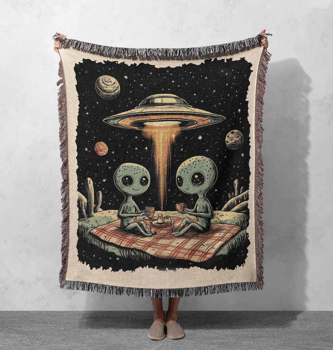 Alien Picnic 100% Cotton Woven Blanket, Retro UFO Tapestry, Cosmic