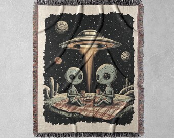 Alien Picnic 100% Cotton Woven Blanket, Retro UFO Tapestry, Cosmic