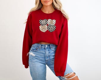 Checkered Heart Mama Sweatshirt: Retro Varsity Style