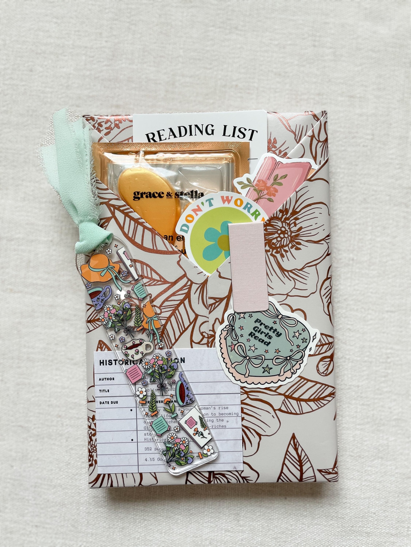 Blind Date With a Book Gift Set: Book Lover Surprise - Etsy