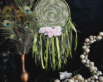 Olive Dreamcatcher with Pink Roses – Handmade Wall Decor (15.75" Diameter)