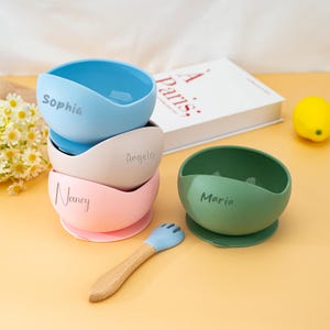 カスタムシリコンベビー離乳食セット、刻印入りシリコンボウルとスポーク、子供用シリコンボウル、名前入り給餌セット、名前入りシリコンスポーク