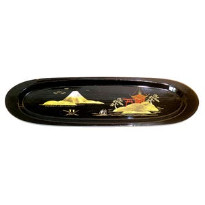 Vintage Japanese Lacquerware Tray – Hand-Painted Mount Fuji Scene
