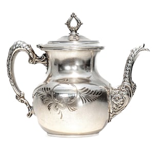 Antique Silver-Plated Teapot by Richfield Plate Co. – Victorian Elegance