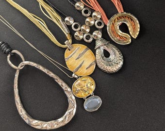 Lote de 5 collares – Joyería bohemia, tribal y modernista