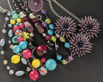Lote de 5 collares con joyas florales, abstractas y del año 2000 (colección colorida)