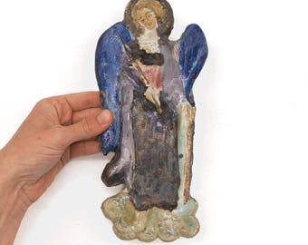 Arte mural de cerámica, Cerámica de bellas artes, Cerámica hecha a mano, Arte cerámico, Figura de ángel, Cerámica artesanal, Cerámica hecha a mano