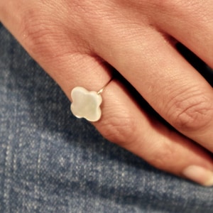 Cora | Mother of Pearl and 14K Gold Ring | Mother of Pearl Flower Ring | Everyday Ring | Minimalist Style | Gift for Her